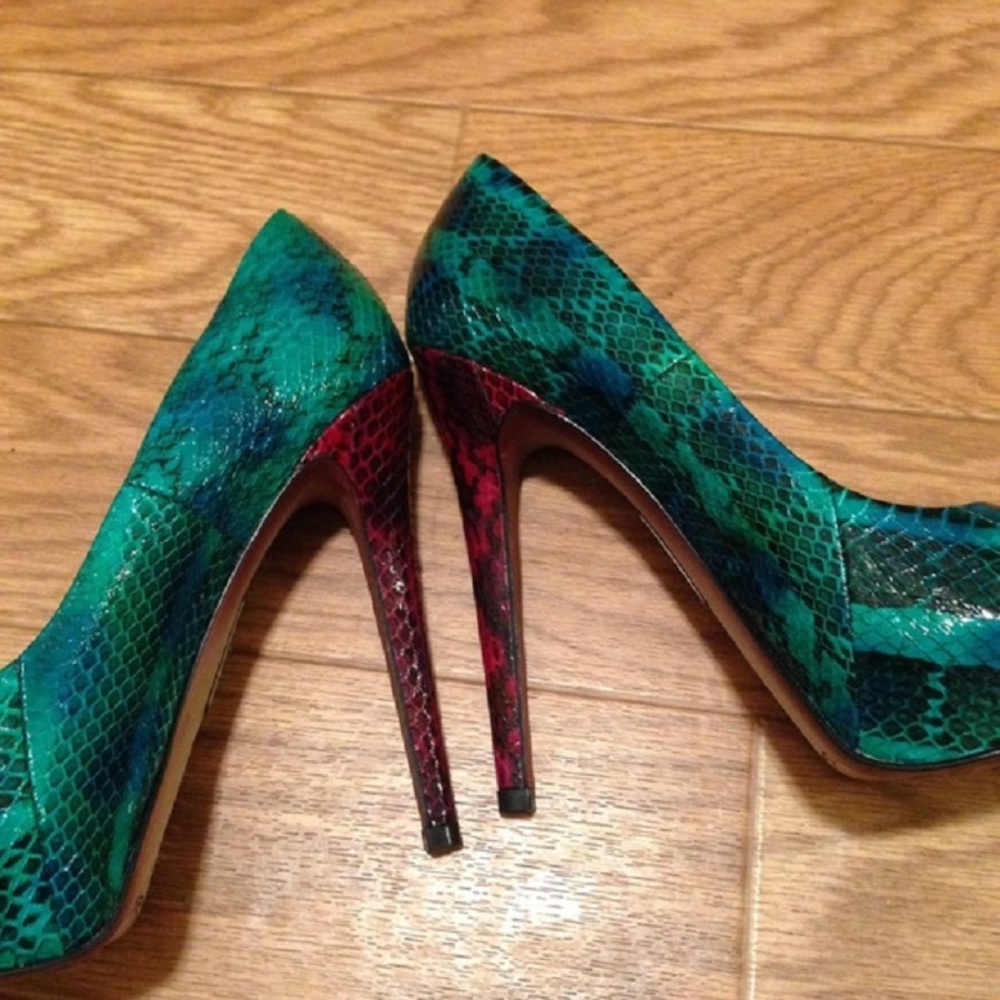 Snakeskin Textured Multi Color Open Toe Pumps - Picture 8 of 8